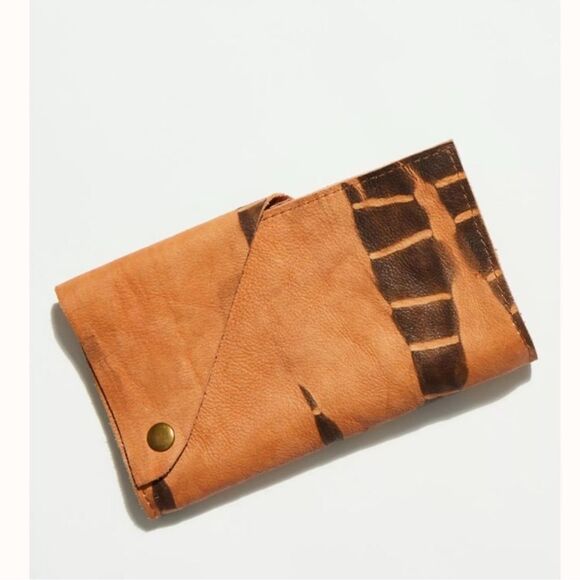 Free People Giorgia Leather Wallet Terracotta Tie Dye - Picture 1 of 6